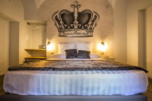 Trevi Contemporary Suite