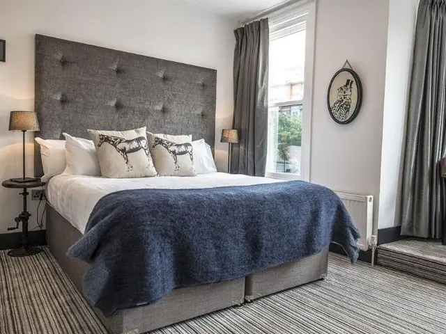 Peaky Blinders Accommodation & Bar
