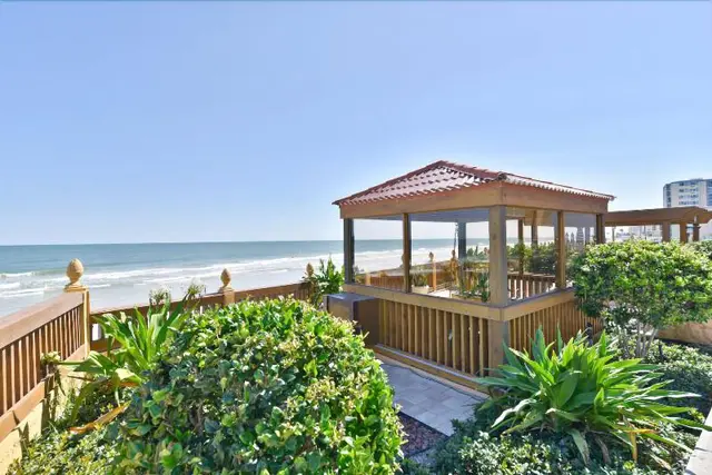 La Bella Oceanfront Inn