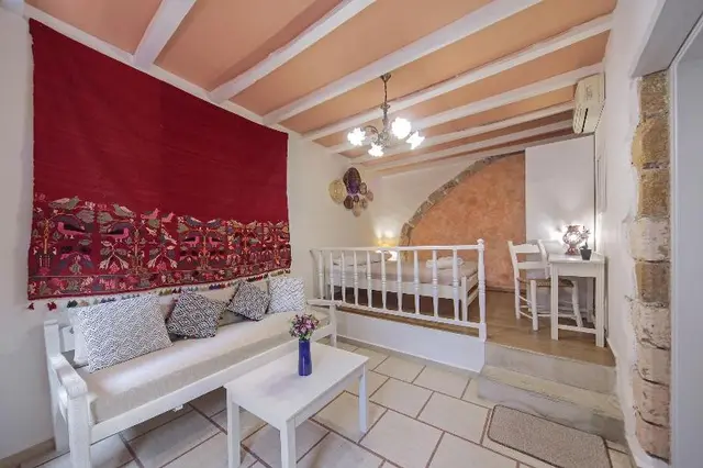Kasteli Suites