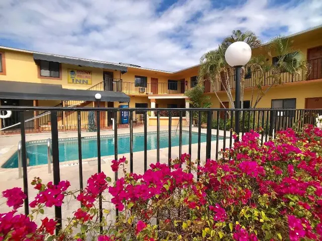 Sunny Palms Inn