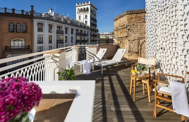 Torre Homenaje Historical Suites