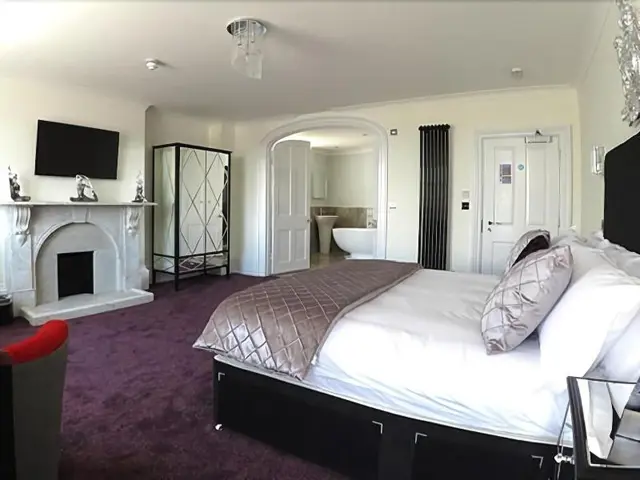 Ship Leopard Boutique Hotel