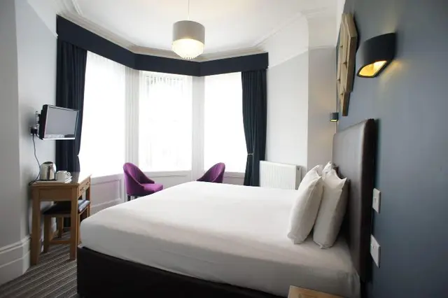 Applewood Hotel
