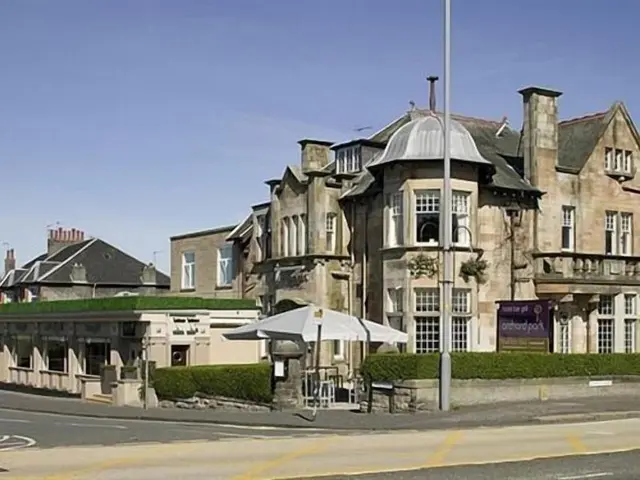 The Orchard Park Hotel