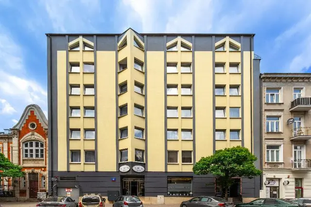 Hit Hotel