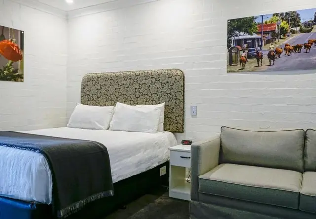 Town Square Motel