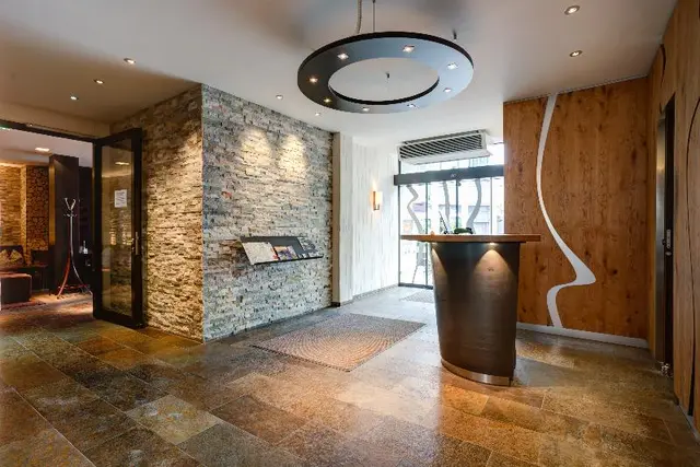 Boutique & Stern by EMPA