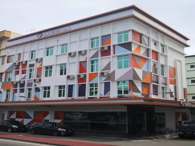 Walk In Hotel