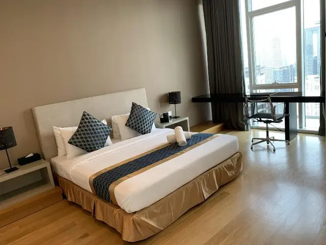 Platinum Service Suite The Face
