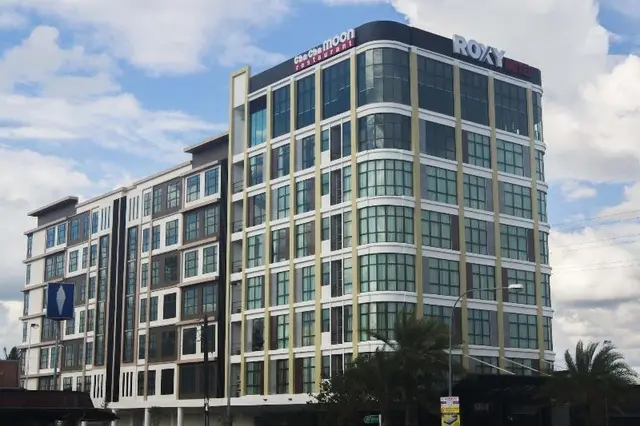 Roxy Hotel And Apartments