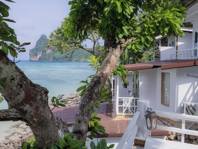 Phi Phi Cozy Seafront Resort