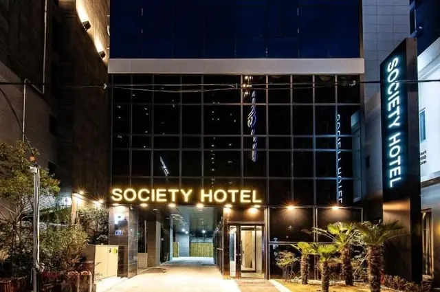 Hotel Society