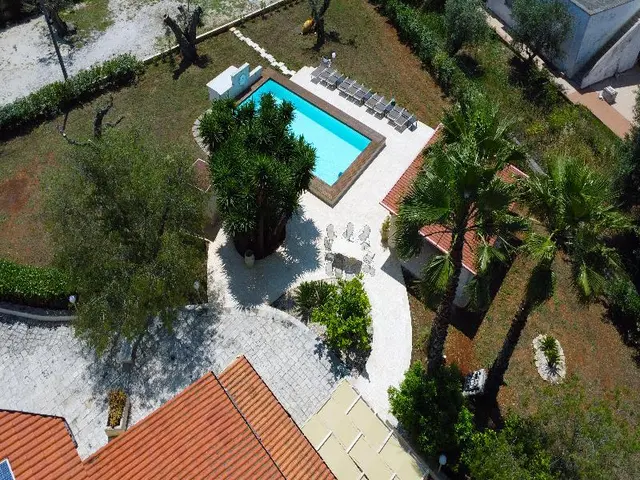 La Maison One B B