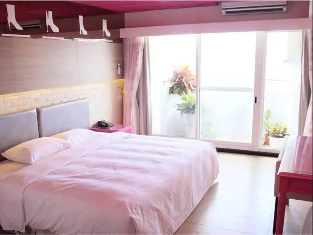 R8 Eco Hotel