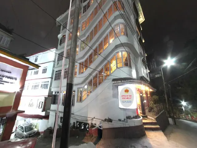 The Lindsay Himalayan Heights