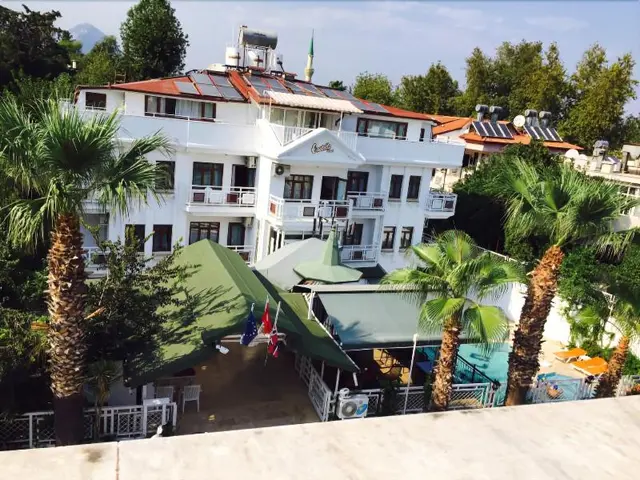 Castello Hotel Aparts