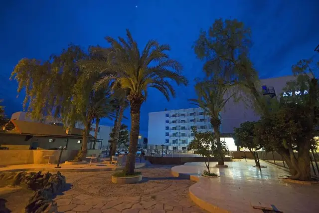 Ayma Hotel