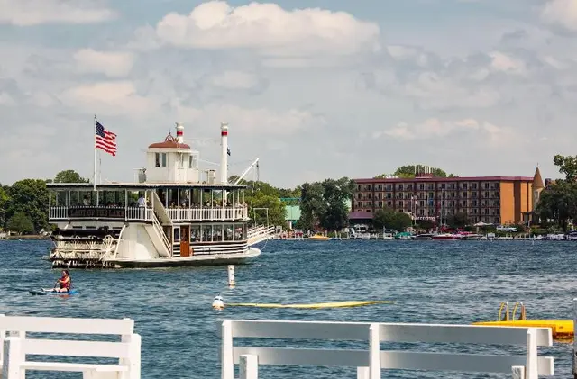 Harbor Shores On Lake Geneva