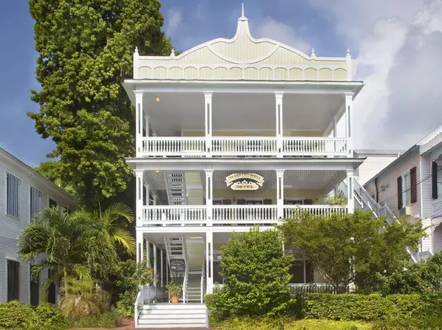 Island City House Hotel
