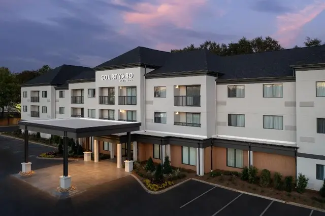 Courtyard By Marriott Dothan