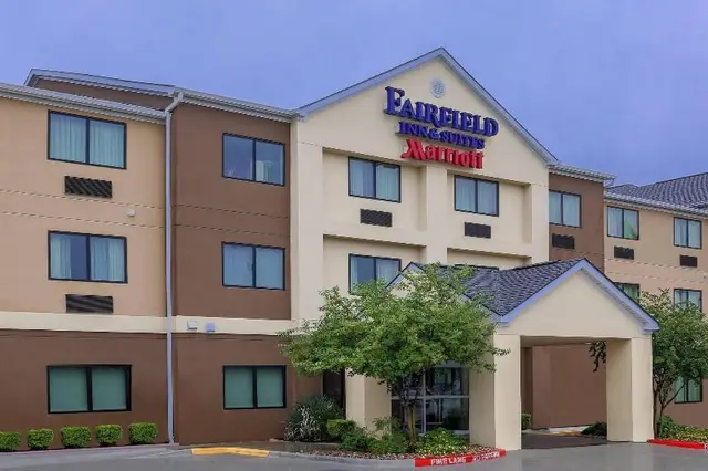 Fairfield Inn Suites Victoria