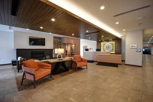 Fairfield Inn Suites By Marriott Milwaukee North