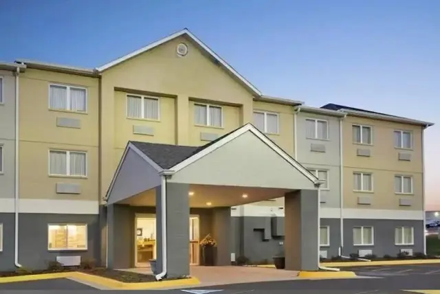 Dubuque Inn & Suites