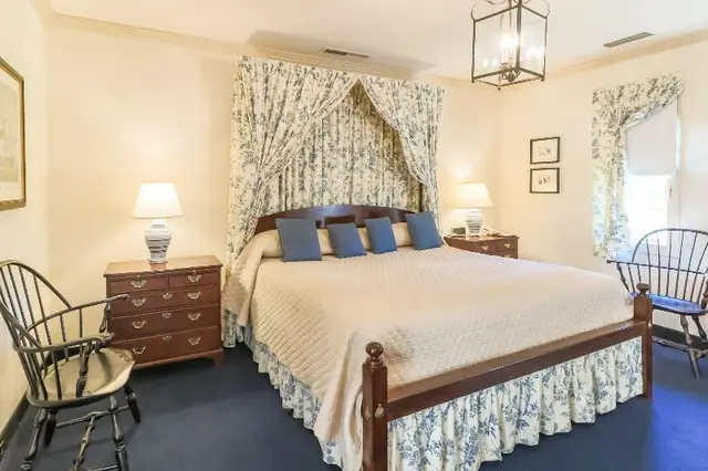 The Colonial Houses - A Colonial Williamsburg Hote