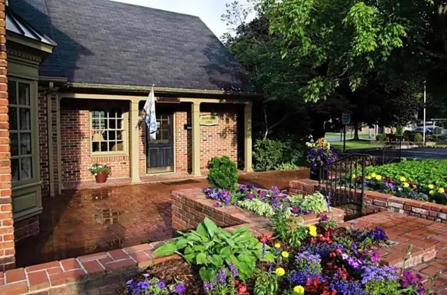 Hillwinds Inn