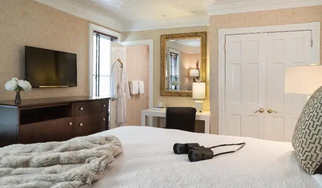 Chateau Inn And Suites