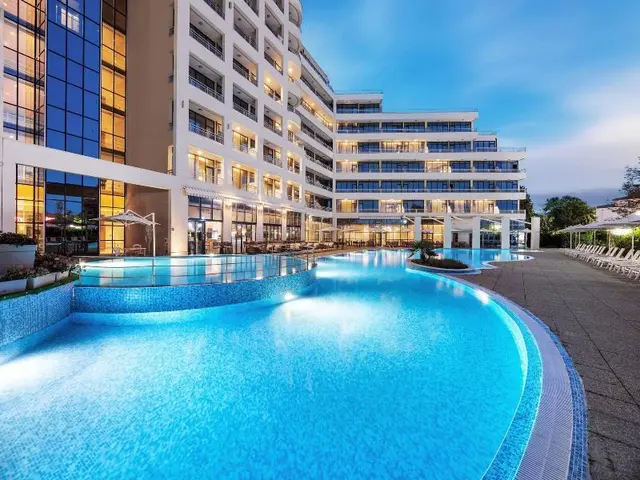 Hotel Globus - Half Board