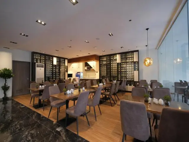 Griffin Hotel And Suites