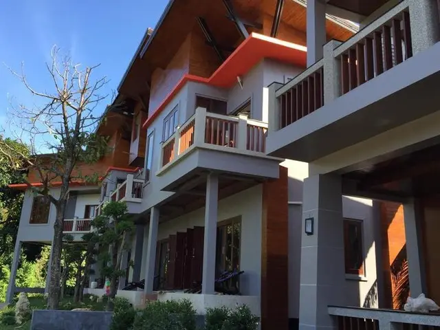 Lanta Intanin Resort