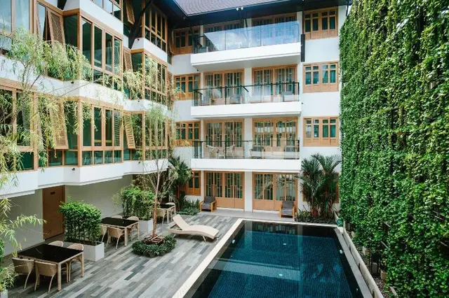 Moon Dragon Hotel