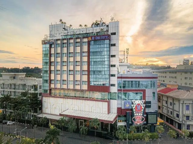 M One Hotel