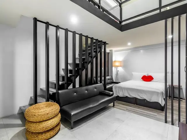 Sun Moon Tea Hotel
