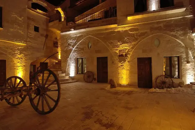 Mystic Cave House Hotel