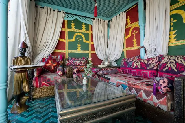 Riad Hikaya