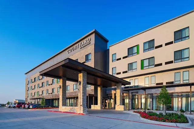 Courtyard By Marriott Dallas Grand Prairie