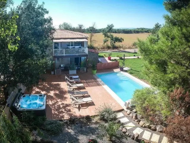 Villa Alyzea