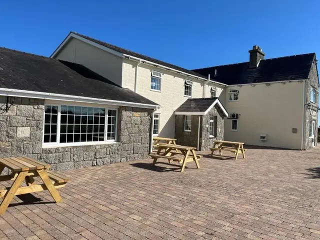 Ty Dderw Country Inn
