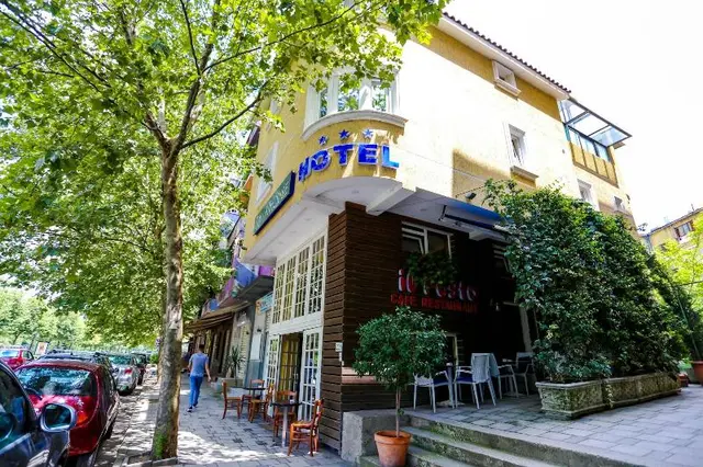 Hotel Town House