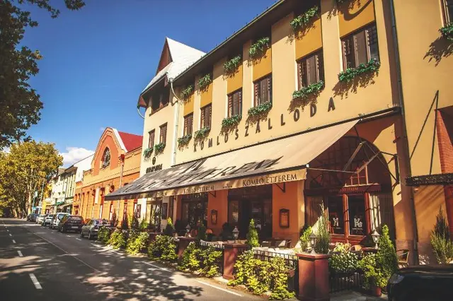 Komló Hotel Gyula