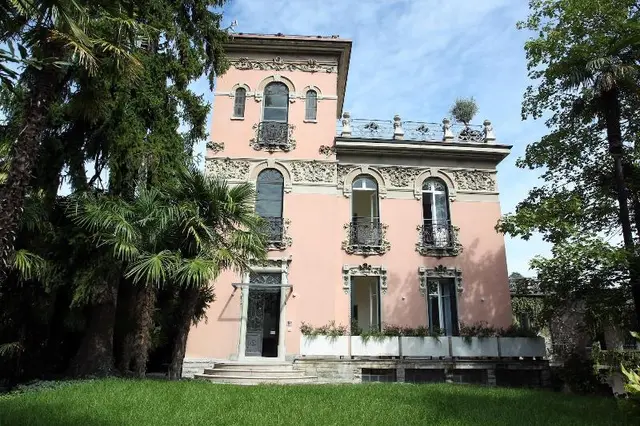 Villa Liberty - Lake Como Rooms & SPA