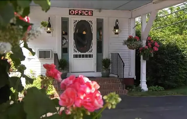 Cedar Crest Inn