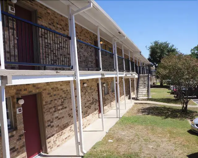 Ranch House Inn And Suites