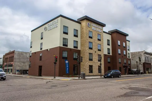 Cobblestone Hotel & Suites – Chippewa Falls