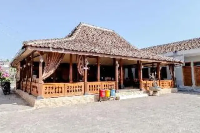 Griya Limasan Hotel