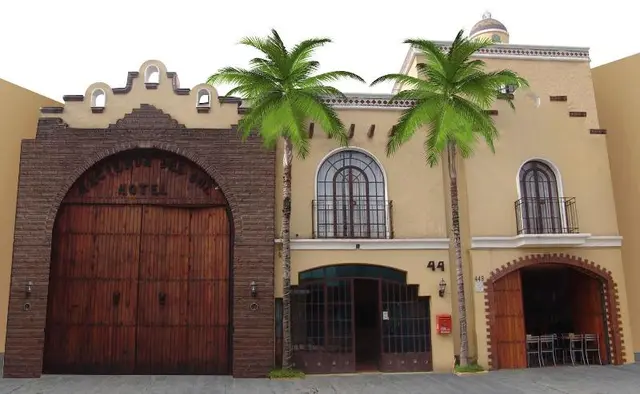Hotel Hacienda Del Sol